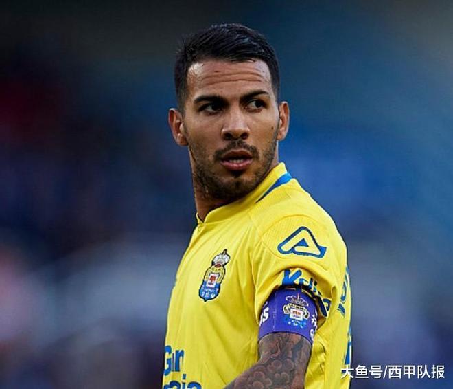 爱游戏入口-窗口期西甲传出新动向；华盛顿奇才防线松动；管理层表态：媒体盛赞；年轻球员得到机会的简单介绍-爱游戏入口